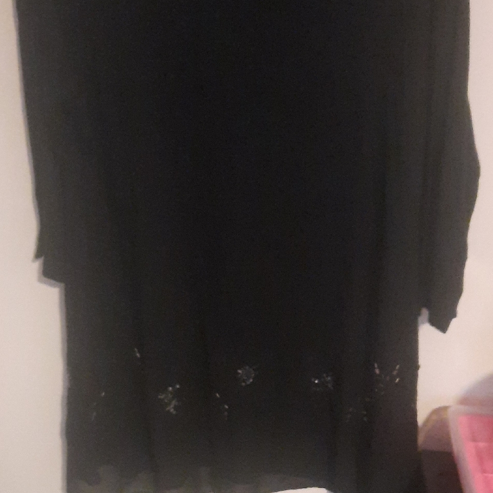 Logo Lavish Tunic
